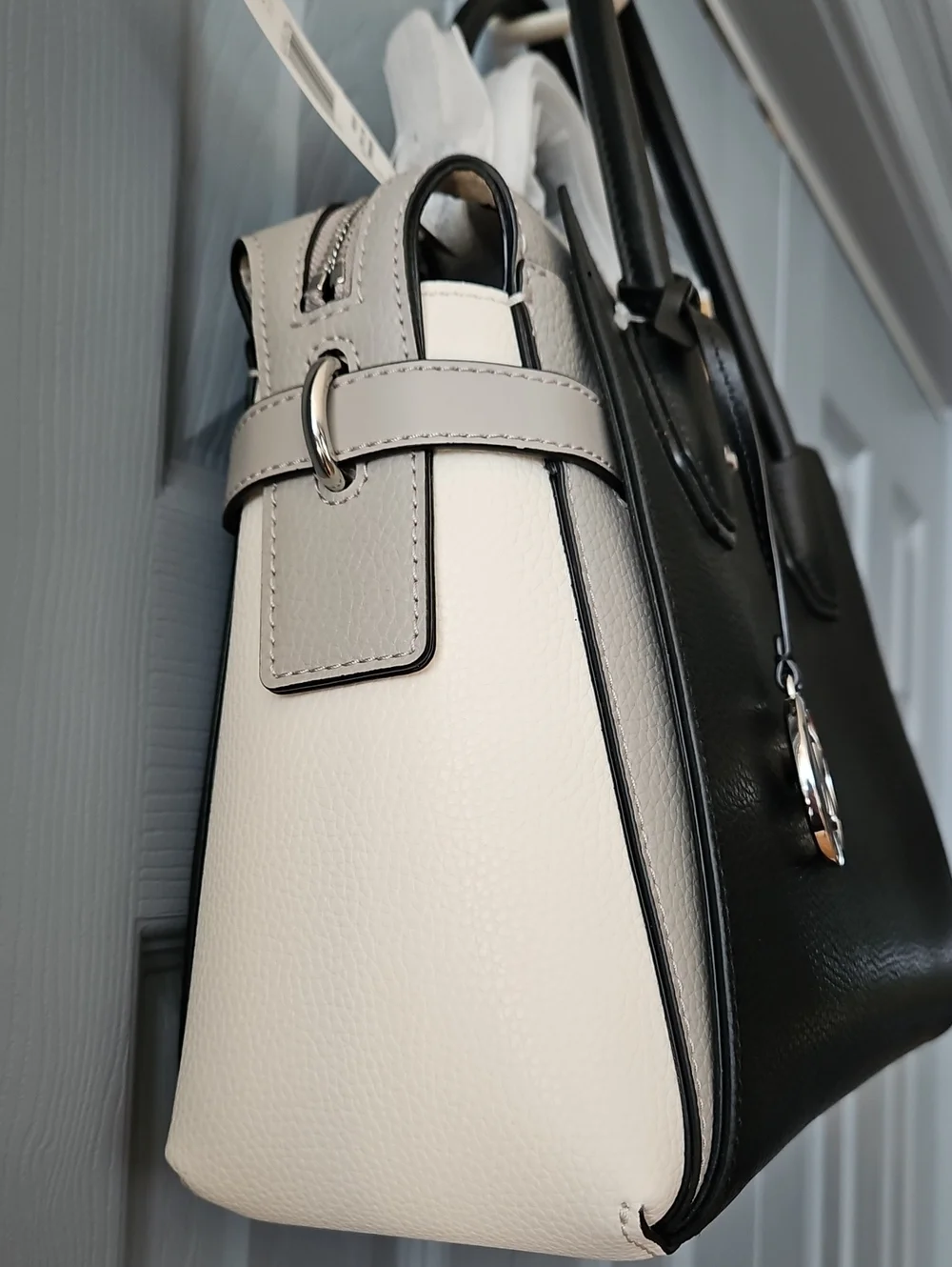 ✨️ PRICE DROP! MICHAEL KORS NWT Black Colorblock Leather Satchel - Picture 2 of 15